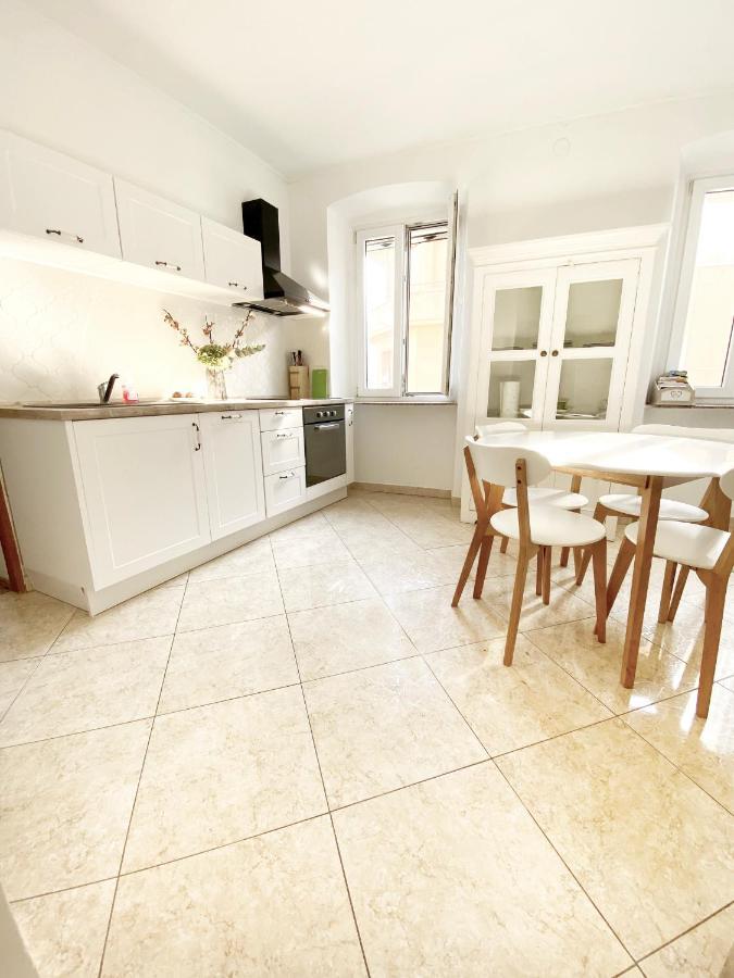 Apartment Evelina Pula Exteriör bild