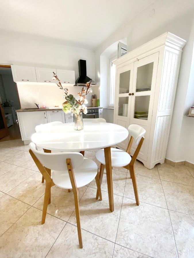 Apartment Evelina Pula Exteriör bild